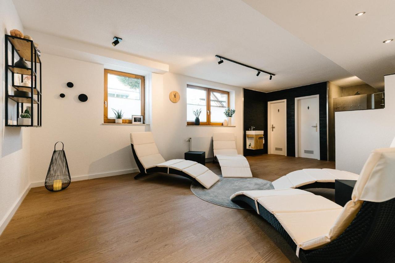 Modernes Appartment Blackforest Art 35 Qm Naehe Freiburg シモンスヴァルト エクステリア 写真